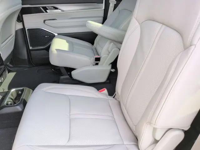 2026 Jeep Grand Wagoneer 4x4