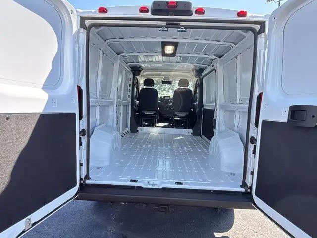 2026 Ram ProMaster Cargo Van SLT Low Roof 136" WB