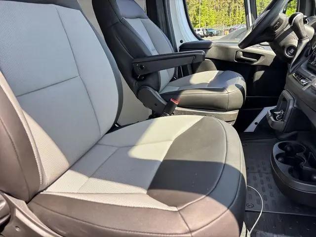 2026 Ram ProMaster Cargo Van SLT Low Roof 136" WB