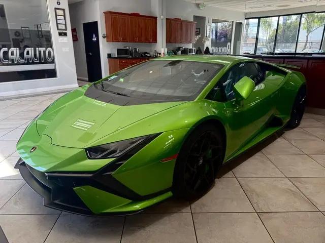 2023 Lamborghini Huracan Coupe