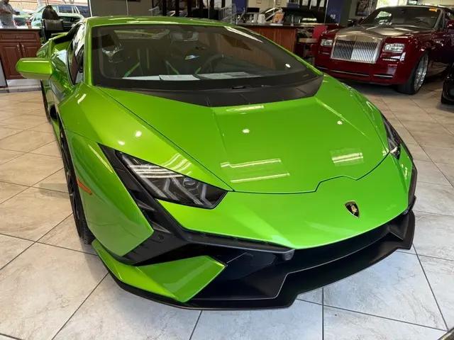 2023 Lamborghini Huracan Coupe