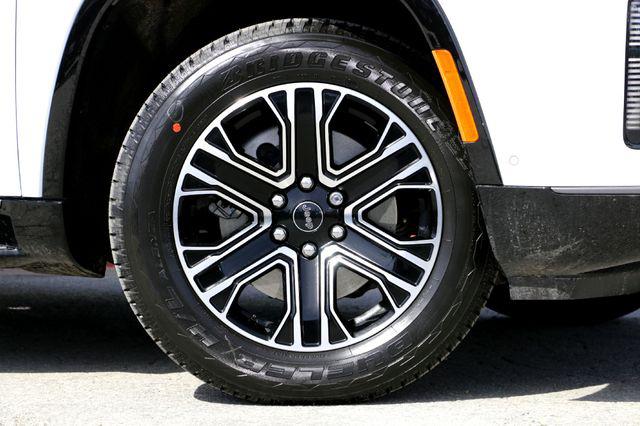 2026 Jeep Grand Wagoneer L 4x4