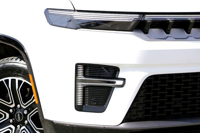 2026 Jeep Grand Wagoneer L 4x4