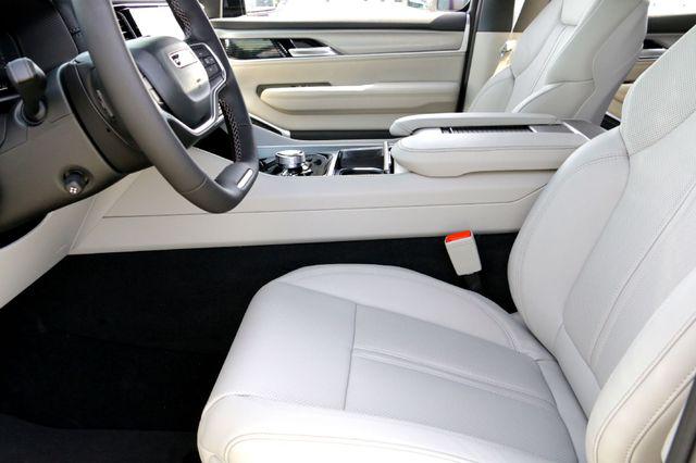 2026 Jeep Grand Wagoneer L 4x4