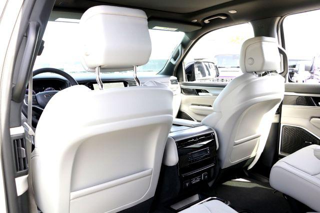 2026 Jeep Grand Wagoneer L 4x4