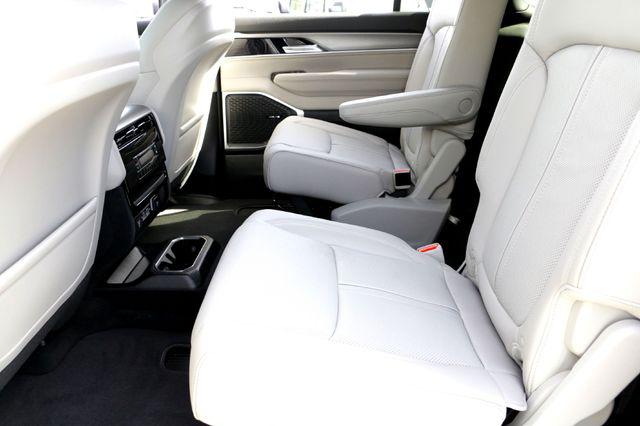 2026 Jeep Grand Wagoneer L 4x4