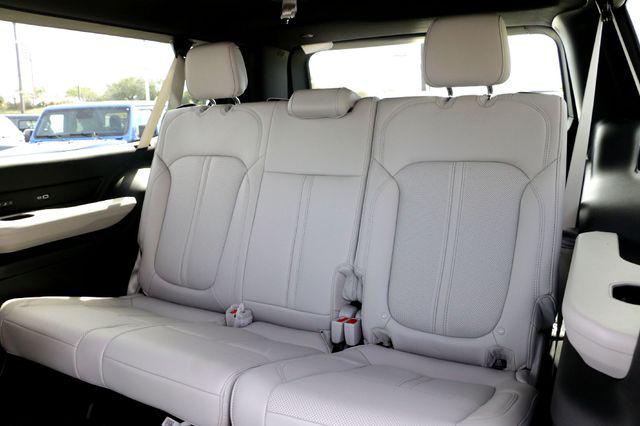 2026 Jeep Grand Wagoneer L 4x4