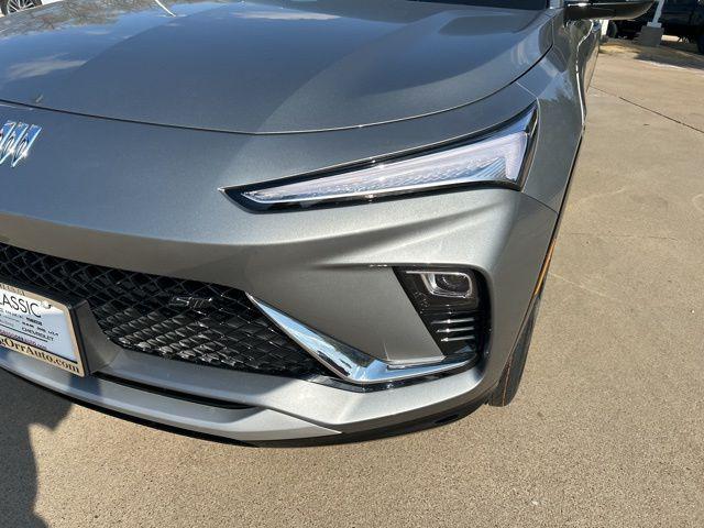 2026 Buick NV Sport Touring FWD