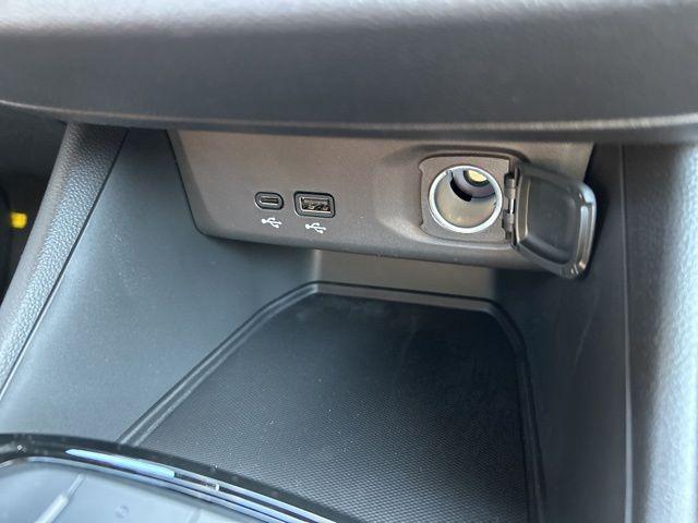 2026 Buick NV Sport Touring FWD