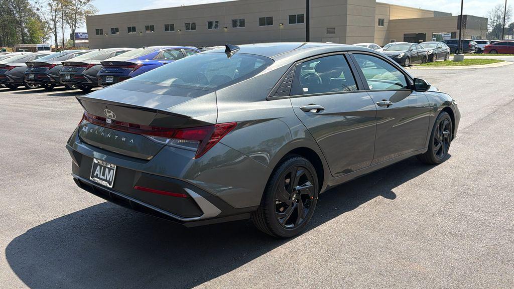 New 2026 Gray HYUNDAI SEL Sport image 6