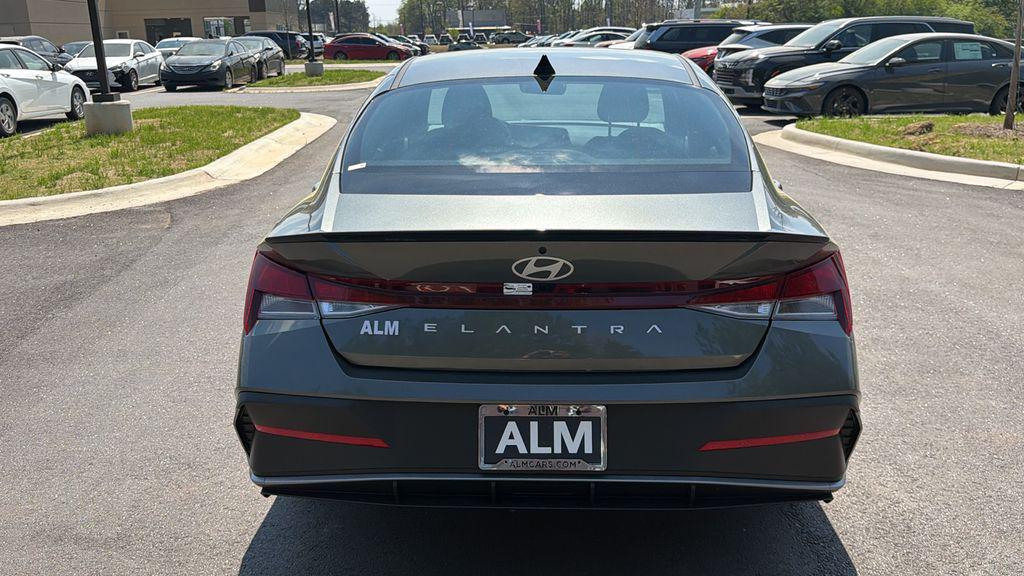 New 2026 Gray HYUNDAI SEL Sport image 7
