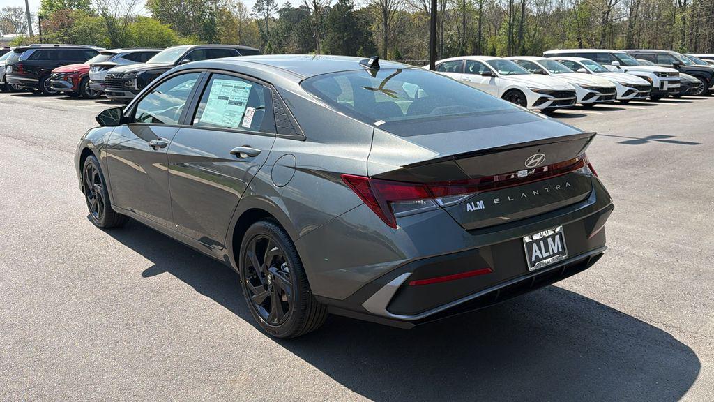New 2026 Gray HYUNDAI SEL Sport image 8