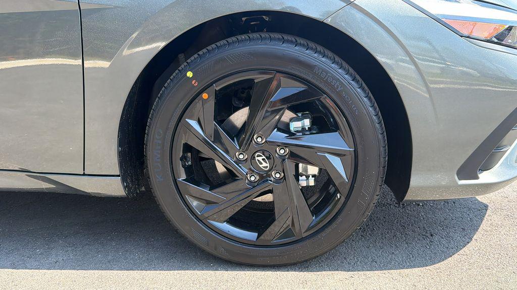 New 2026 Gray HYUNDAI SEL Sport image 13
