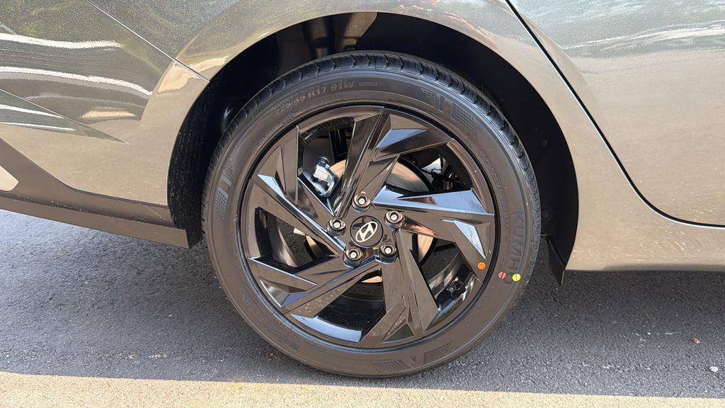 New 2026 Gray HYUNDAI SEL Sport image 18