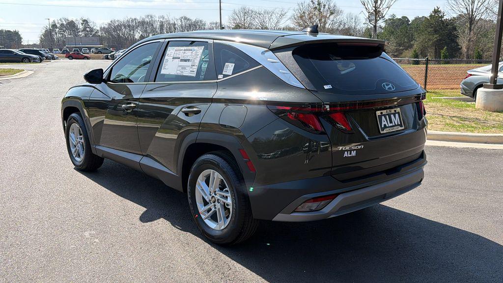 New 2026 Green HYUNDAI SE FWD image 8