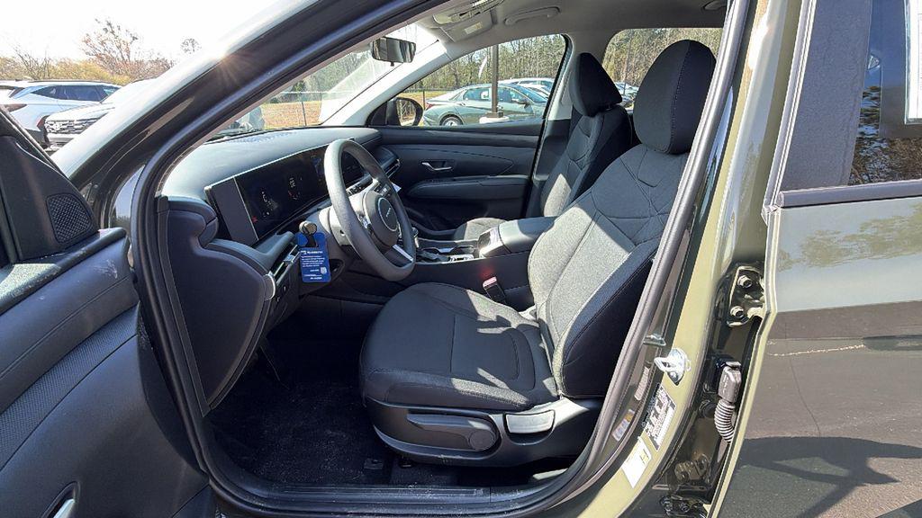 New 2026 Green HYUNDAI SE FWD image 10