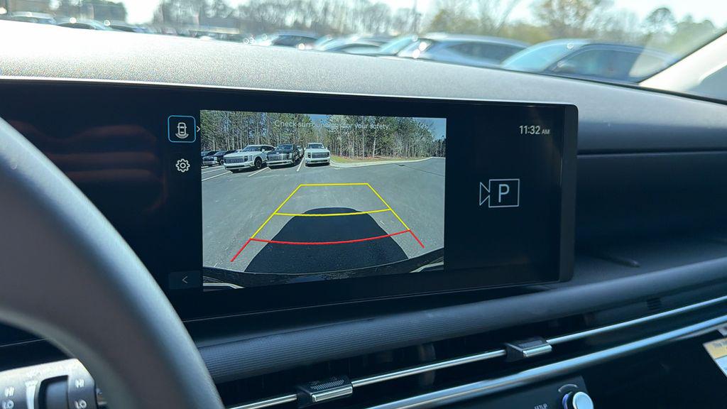 New 2026 Green HYUNDAI SE FWD image 26