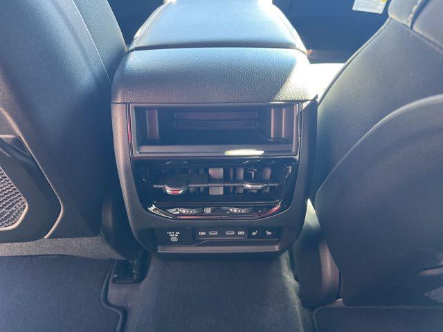 2026 Jeep Grand Cherokee Limited 4x2