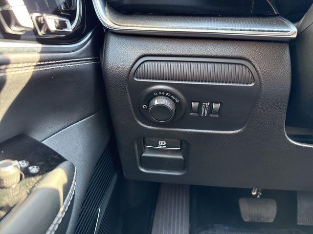 2026 Jeep Grand Wagoneer Summit Obsidian 4x4