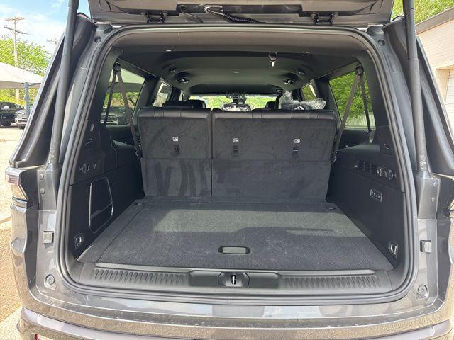 2026 Jeep Grand Wagoneer L 4x2