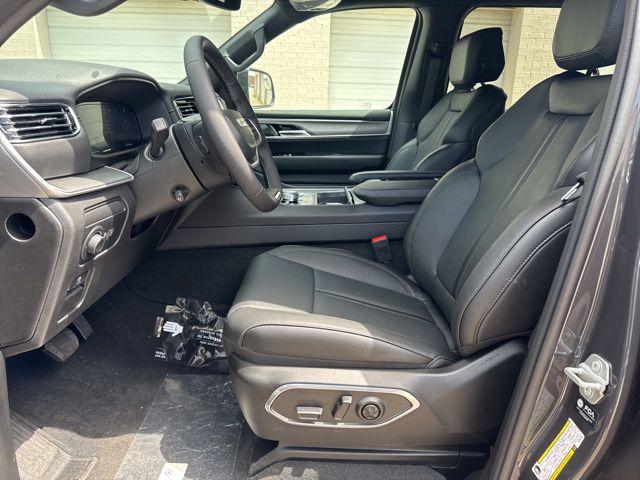 2026 Jeep Grand Wagoneer L 4x2