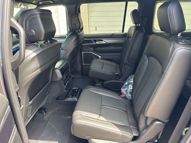 2026 Jeep Grand Wagoneer L 4x2