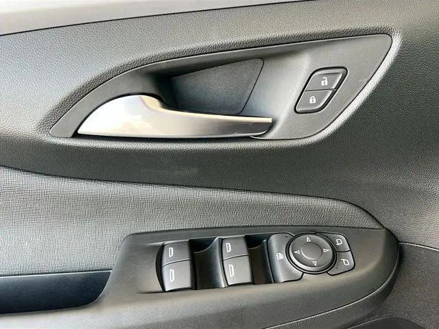 2026 Buick NV Preferred FWD