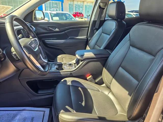 2023 GMC Acadia AWD SLT