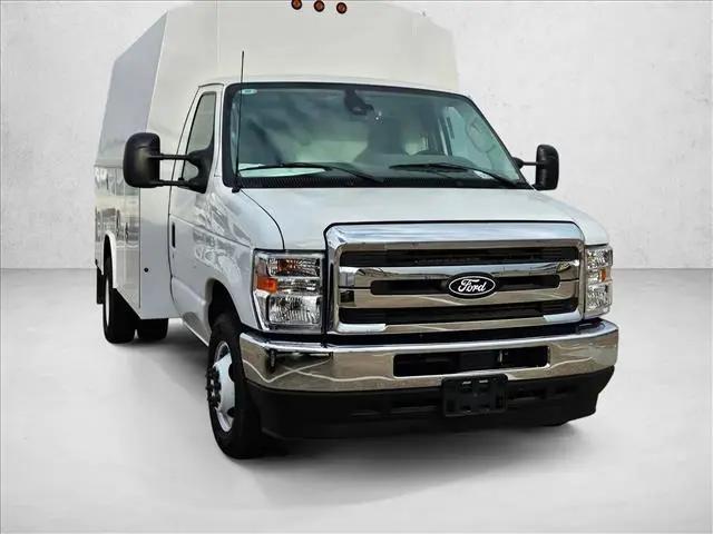 2026 Ford E-350 Cutaway E-Series Cutaway