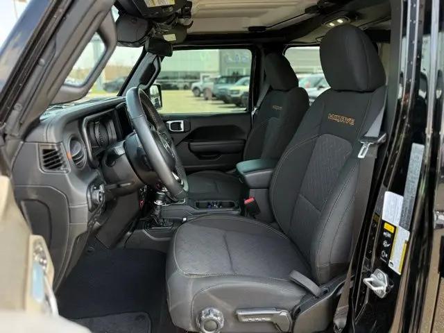 2024 Jeep Gladiator Sport