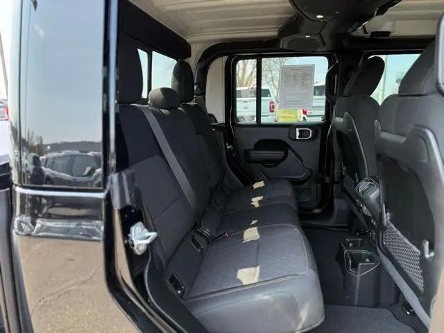 2024 Jeep Gladiator Sport