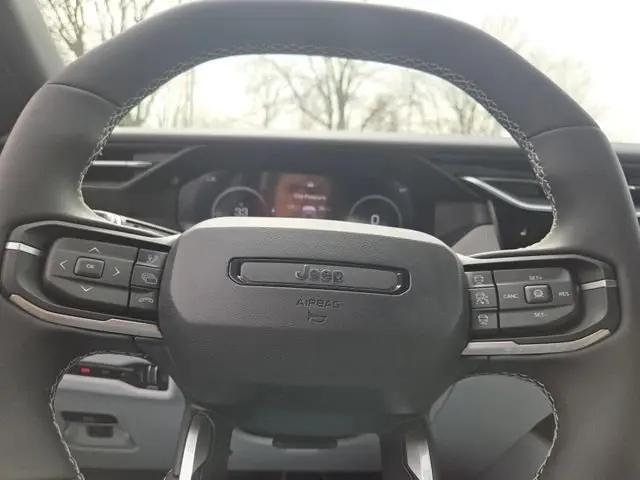 2026 Jeep Cherokee Laredo 4x4