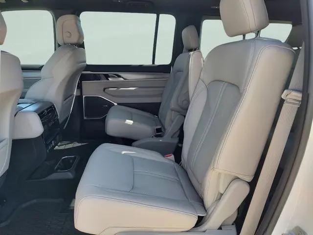 2026 Jeep Grand Wagoneer L 4x4