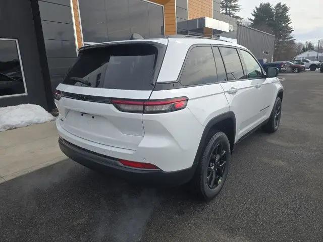 2026 Jeep Grand Cherokee Altitude 4x4