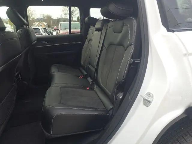 2026 Jeep Grand Cherokee Altitude 4x4