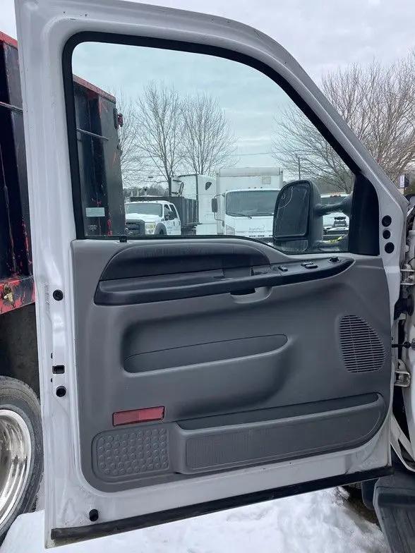 2006 Ford F-550 XL