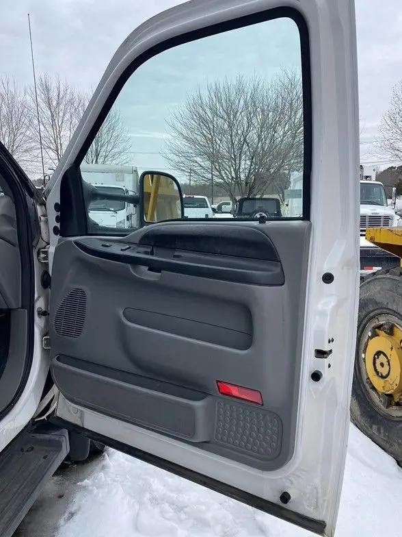 2006 Ford F-550 XL
