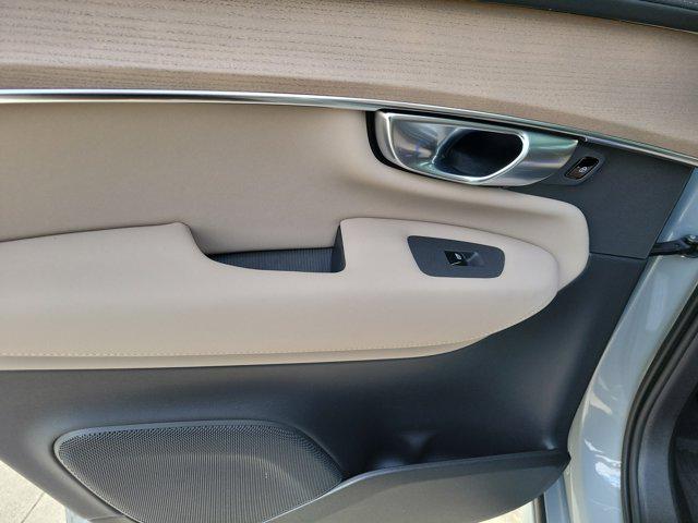 2025 Volvo XC90 B6 Ultra