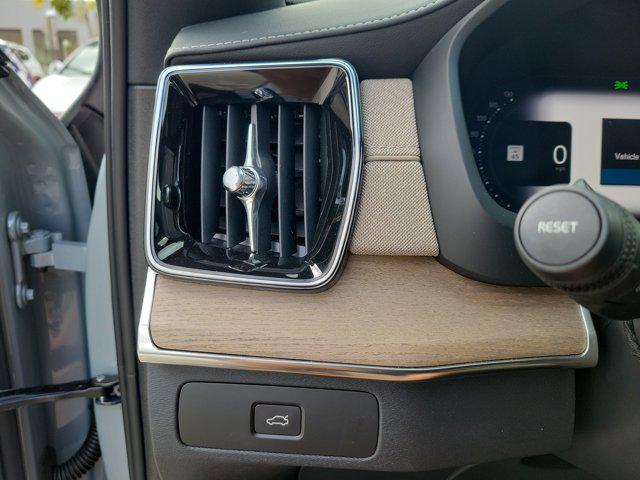 2025 Volvo XC90 B6 Ultra