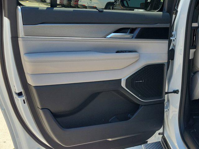 2026 Jeep Grand Wagoneer L Limited Altitude 4x4
