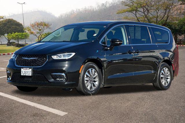 2024 Chrysler Pacifica Hybrid Select