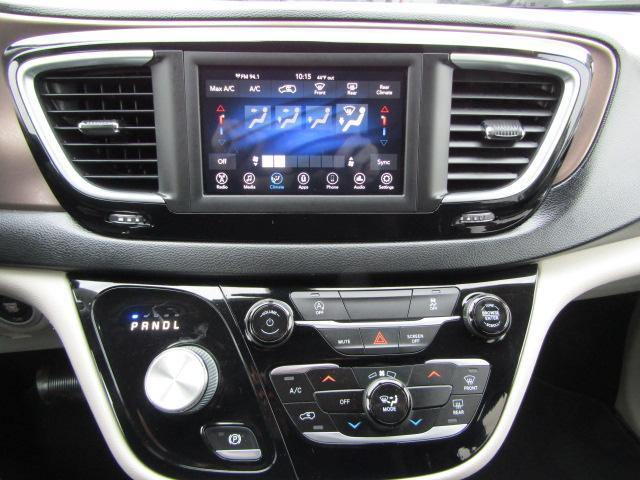 2021 Chrysler Voyager LXI