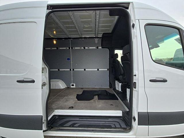 2023 Mercedes-Benz Sprinter 2500 Standard Roof 4-Cyl Gas