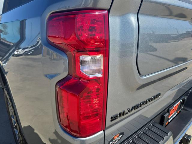 2026 Chevrolet Silverado 1500 4WD Crew Cab Standard Bed LT