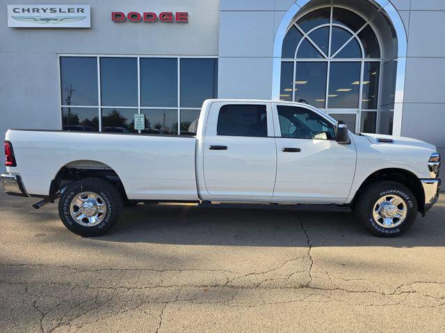 2026 RAM 2500 RAM 2500 TRADESMAN CREW CAB 4X4 8 BOX