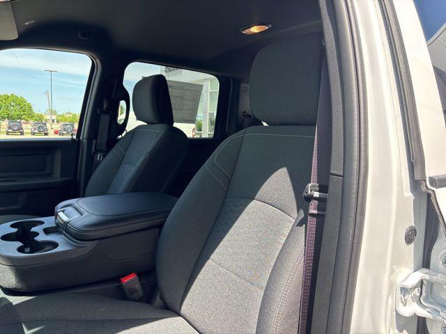 2026 Ram 2500 Black Express Crew Cab 4x4 6'4" Box