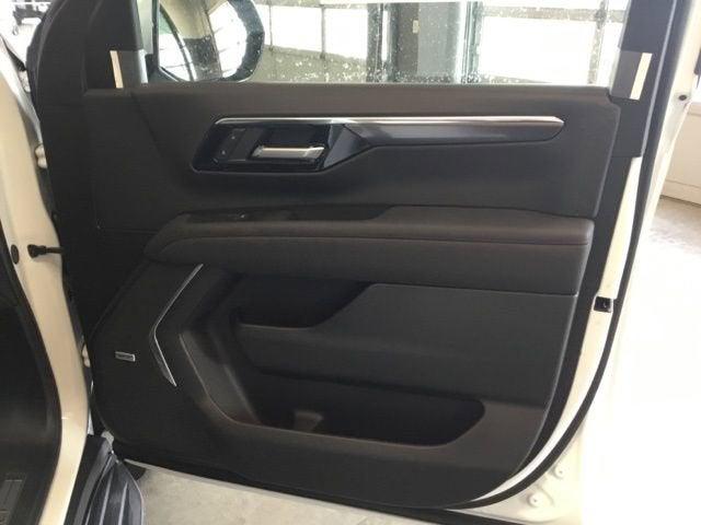 2026 Chevrolet Suburban RST, 4WD