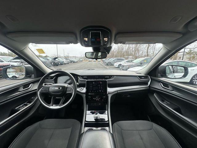 2023 Jeep Grand Cherokee L Laredo 4x4