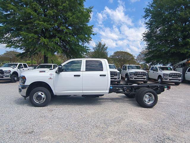 2026 RAM Ram 3500 Chassis Cab RAM 3500 TRADESMAN CREW CAB CHASSIS 4X4 60 CA