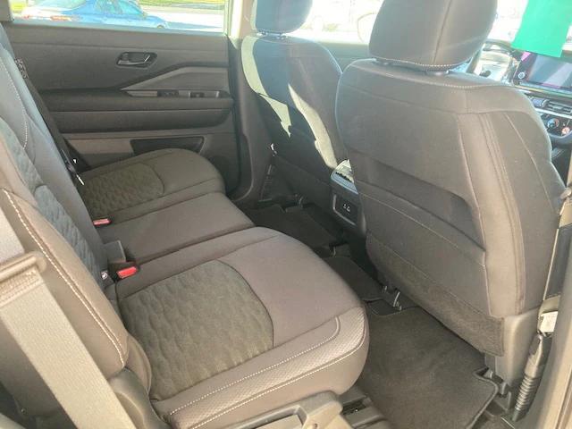 2025 Nissan Pathfinder SV FWD